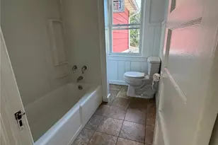 2434 Sycamore St, Wilson Boro, PA 18042 - Photo 4