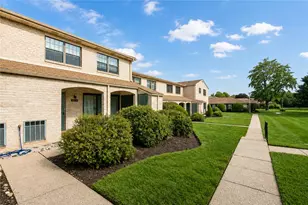 2874 Aronimink Pl, Lower Macungie Township, PA 18062 - Photo 2