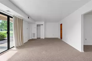 2874 Aronimink Pl, Lower Macungie Township, PA 18062 - Photo 6