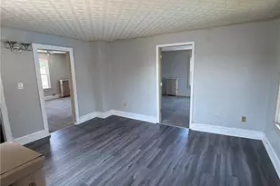100 Rose Ln, Old Forge, PA 18518 - Photo 2