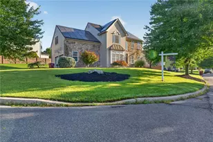 4205 Shadowstone Dr, Easton, PA 18040 - Photo 2