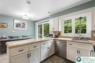 2898 Fairfield Dr, Salisbury Township, PA 18103 - Photo 10