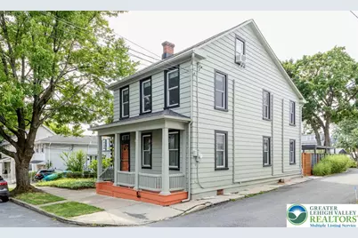 23 W Fairview Street, Bethlehem City, PA 18018 - Photo 2