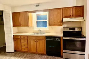 2406 Woodstock Dr, Bethlehem, PA 18017 - Photo 6