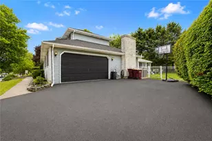 1816 Willow Dr, Forks, PA 18040 - Photo 2