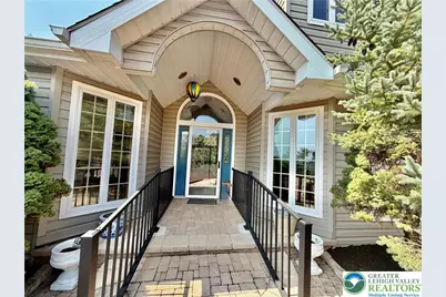 555 Eagle Drive, Middle Smithfield, PA 18302 - Photo 2