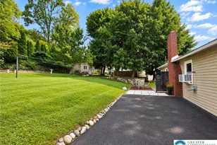 105 W Laurel Ave, Pen Argyl, PA 18072 - Photo 6