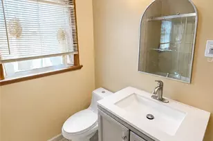105 W Laurel Ave, Pen Argyl Boro, PA 18072 - Photo 6