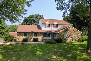 3250 Vista Dr, Moore Township, PA 18038 - Photo 2