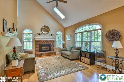 1596 Woodfield Drive, Lower Saucon Township, PA 18015 - Photo 12