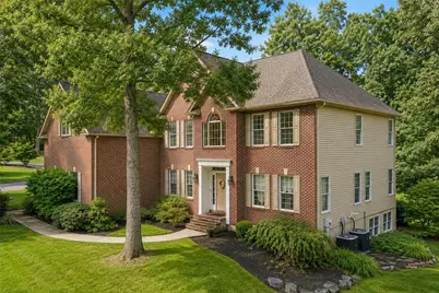 1596 Woodfield Drive, Bethlehem City, PA 18015 - Photo 2