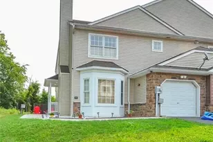 118 Trellis Way, Smithfield Twp, PA 18301 - Photo 2