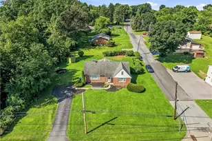 798 Krocks Ct, Lower Macungie Township, PA 18106 - Photo 2