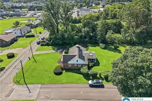 798 Krocks Ct, Lower Macungie Township, PA 18106 - Photo 4
