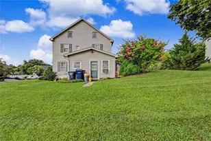 309 Jubilee Dr, Stockertown Boro, PA 18083 - Photo 2