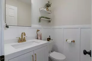 655 Yorkshire Rd, Hanover Twp, PA 18017 - Photo 32