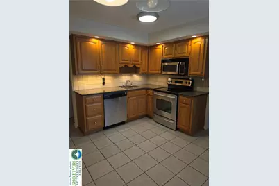 822 Main Street #2 upstairs, Bethlehem, PA 18018 - Photo 8