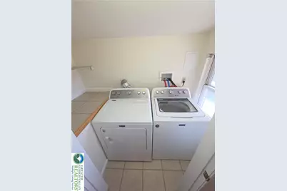 822 Main Street #2 upstairs, Bethlehem, PA 18018 - Photo 6