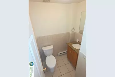 822 Main Street #2 upstairs, Bethlehem, PA 18018 - Photo 12