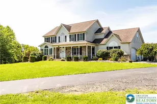 1603 Kings Ct, Plainfield Township, PA 18072 - Photo 4