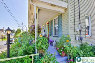 12 E North St, Nazareth Boro, PA 18064 - Photo 2