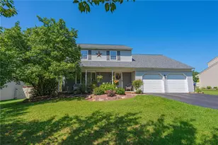 1831 Piccadilly Cir, Allentown City, PA 18103 - Photo 2