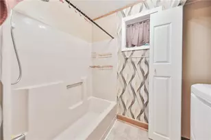 2114 Lakeview Rd, Bushkill, PA 18324 - Photo 24