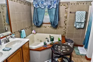 1326 Hilltop Dr, Tobyhanna Twp, PA 18334 - Photo 12