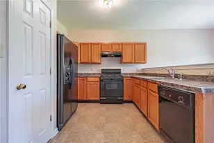 1147 Tudor Dr, Upper Macungie Township, PA 18031 - Photo 8