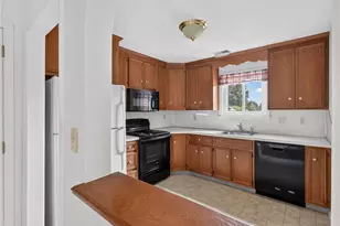 916 Cold Spring Rd, Lower Macungie Township, PA 18103 - Photo 2