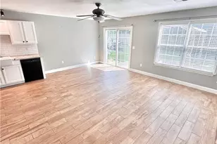 708 Trout Creek Ln, Allentown City, PA 18103 - Photo 4