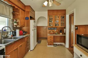 526 Lechauwecki Ave, Fountain Hill Boro, PA 18015 - Photo 18