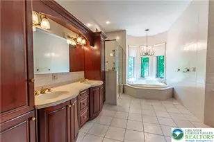 441 Hidden Lake Dr, Middle Smithfield, PA 18302 - Photo 2