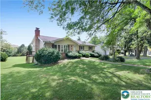 1708 Rosewood Ct, Upper Macungie Township, PA 18069 - Photo 2