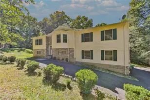 3359 Trafalgar Ave, East Stroudsburg, PA 18302 - Photo 2