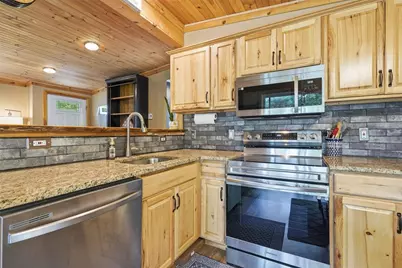 192 Wild Creek Drive, Penn Forrest, PA 18229 - Photo 6