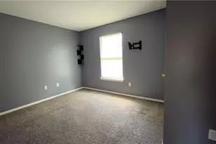 886 Maryland Ct, Whitehall Township, PA 18052 - Photo 16