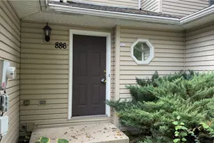886 Maryland Ct, Whitehall Township, PA 18052 - Photo 2