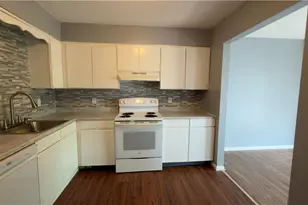 886 Maryland Ct, Whitehall Township, PA 18052 - Photo 6