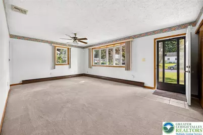 42 Middle Place, Palmer Twp, PA 18045 - Photo 14