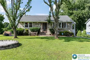 42 Middle Pl, Palmer Twp, PA 18045 - Photo 4