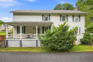 3408 Oak Hill Rd, Emmaus Boro, PA 18049 - Photo 4