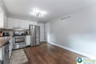 402 Maple St, Roseto, PA 18013 - Photo 10