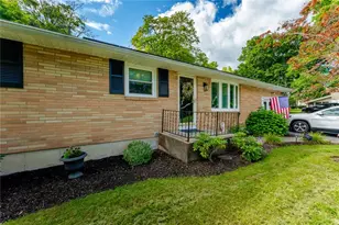 402 Maple St, Roseto, PA 18013 - Photo 2