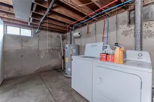 402 Maple St, Roseto, PA 18013 - Photo 8