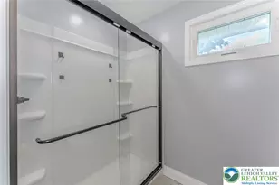 402 Maple St, Roseto, PA 18013 - Photo 16