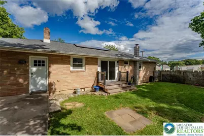 402 Maple Street, Roseto Boro, PA 18013 - Photo 2
