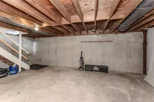 402 Maple St, Roseto, PA 18013 - Photo 36
