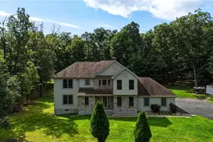 192 Waverly Dr, East Stroudsburg, PA 18302 - Photo 1