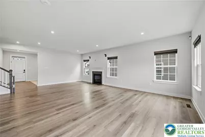 817 Hendon Lane, North Catasauqua Bor, PA 18032 - Photo 8